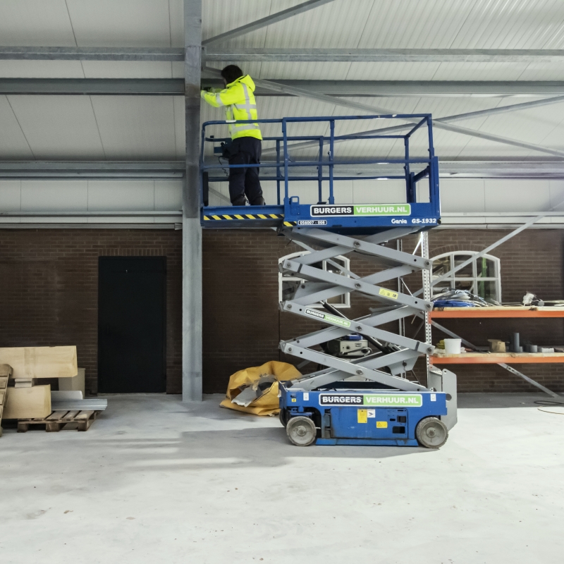 Schaarhoogwerker (E) 7,9 meter (0,81 mtr)