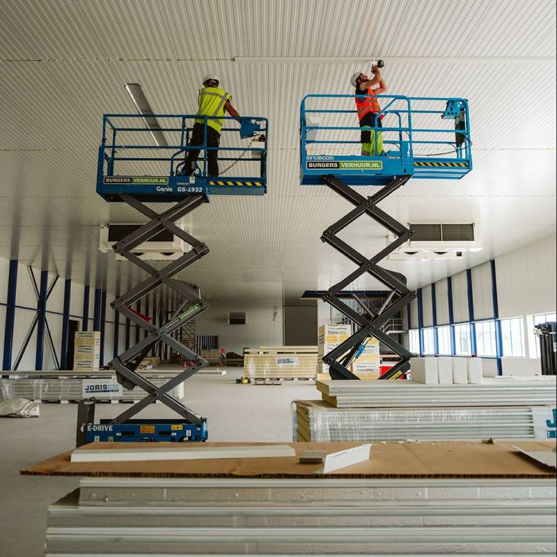 Schaarhoogwerker (E) 7,9 meter (0,81 mtr)